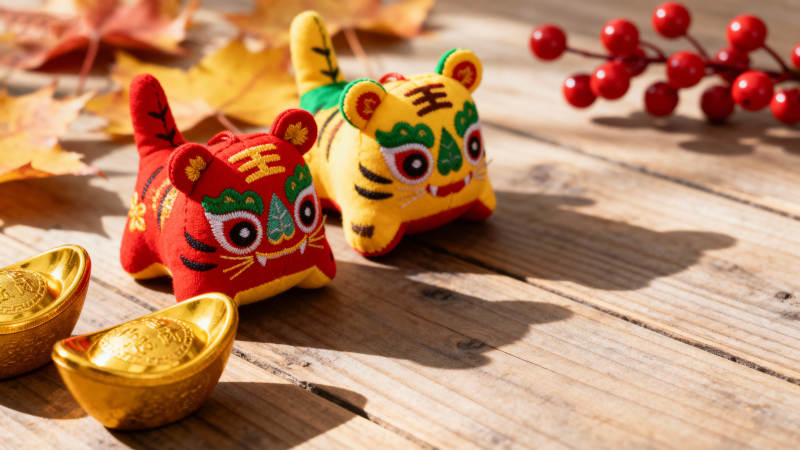 虎年吉祥 金元宝迎福图片