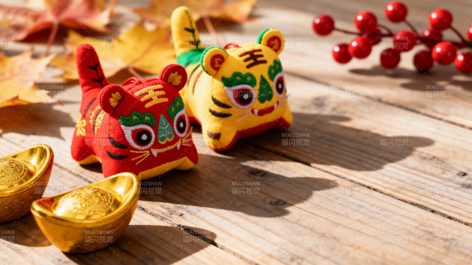 虎年吉祥 金元宝迎福图片