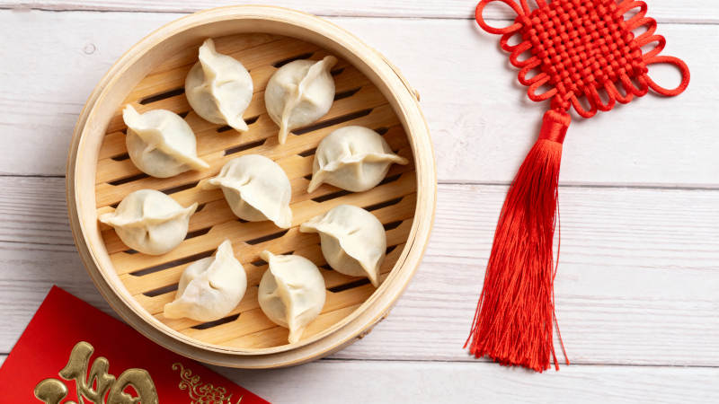 蒸饺配中国结 年味十足图片