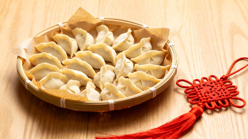 竹篮饺子配中国结图片