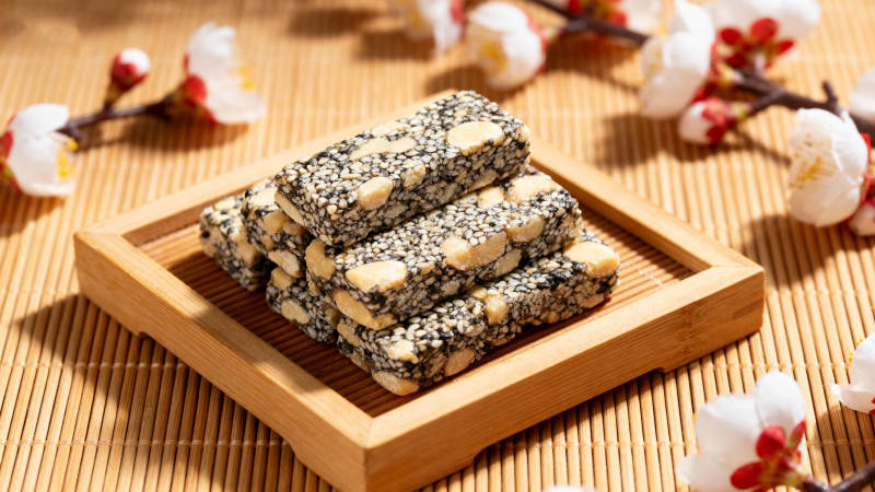 芝麻花生糖 香甜可口图片