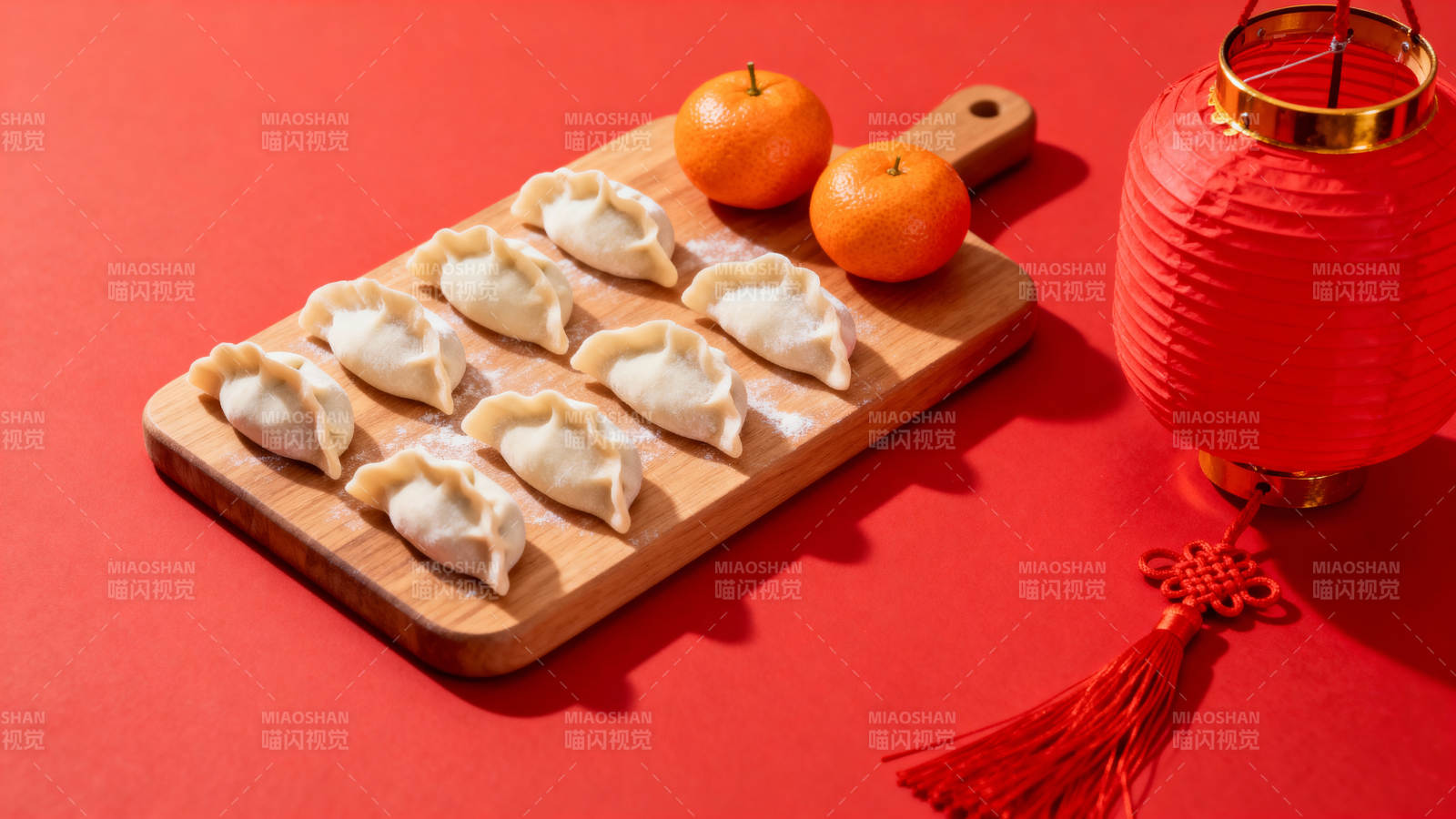 饺子橙子红灯笼 年味浓图片