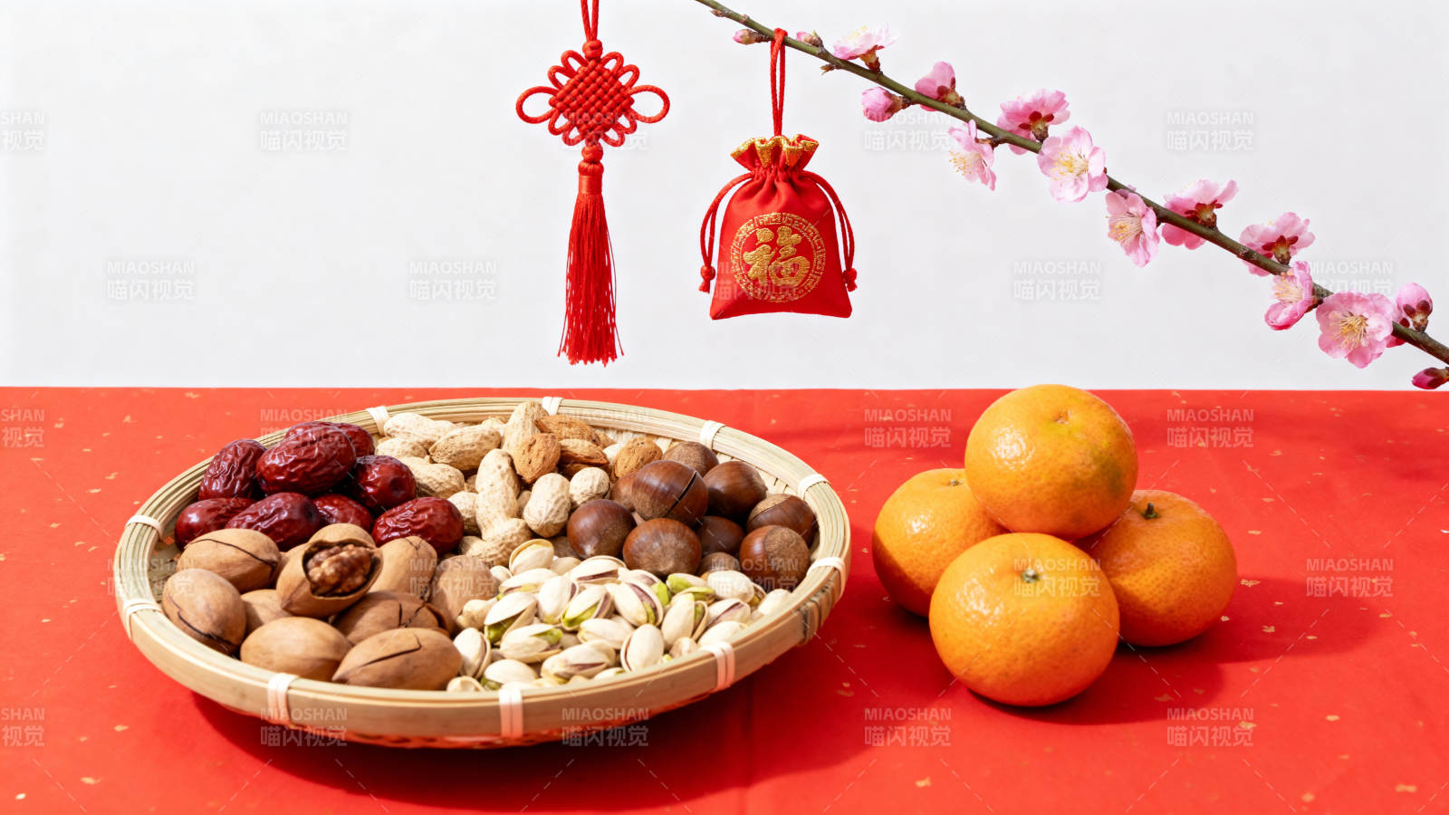 春节年货 坚果橘子迎新春图片