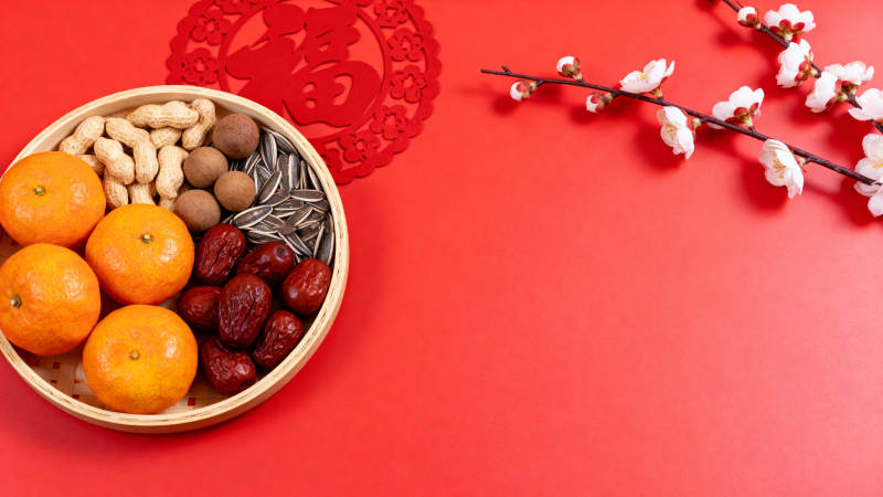 新春果盘迎福来图片