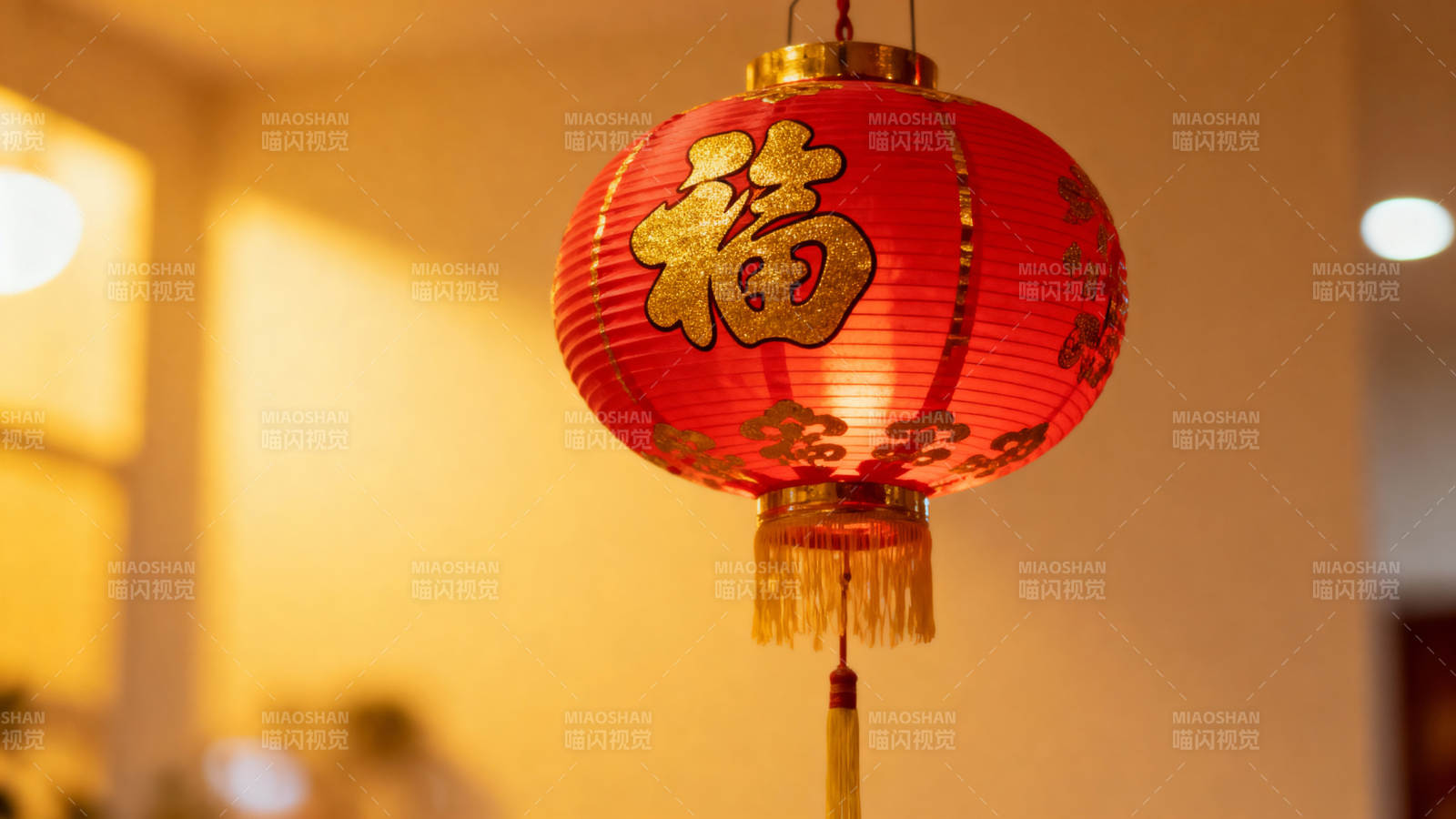 红灯笼挂福字迎新春图片