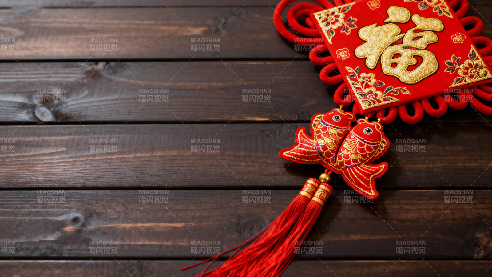 红福鱼结迎新春图片