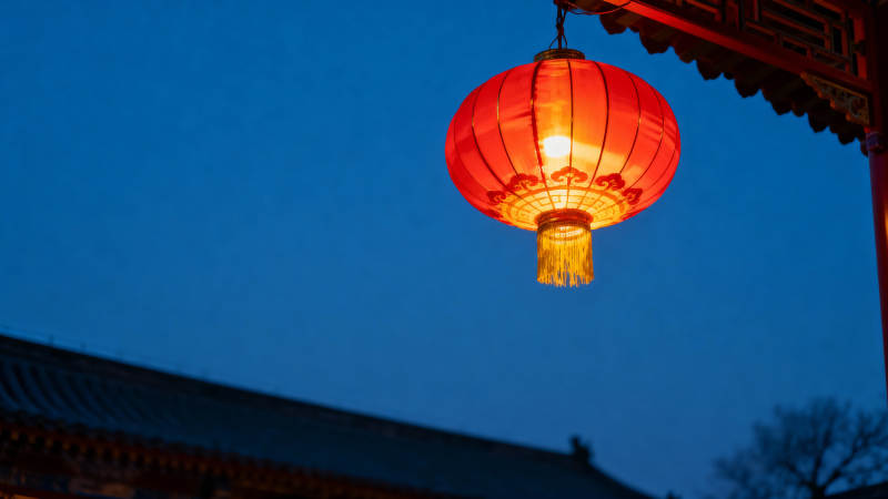 红灯笼映夜空 古韵悠长图片