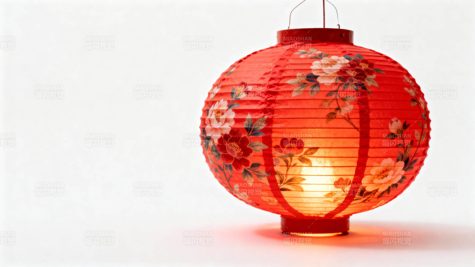 红灯笼映花影 暖意融融图片