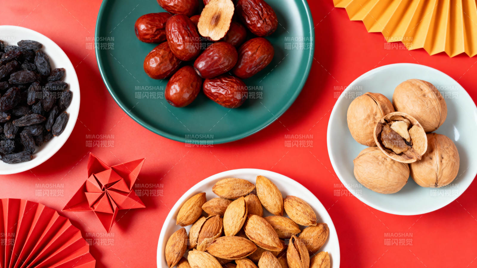 坚果红枣迎新春图片