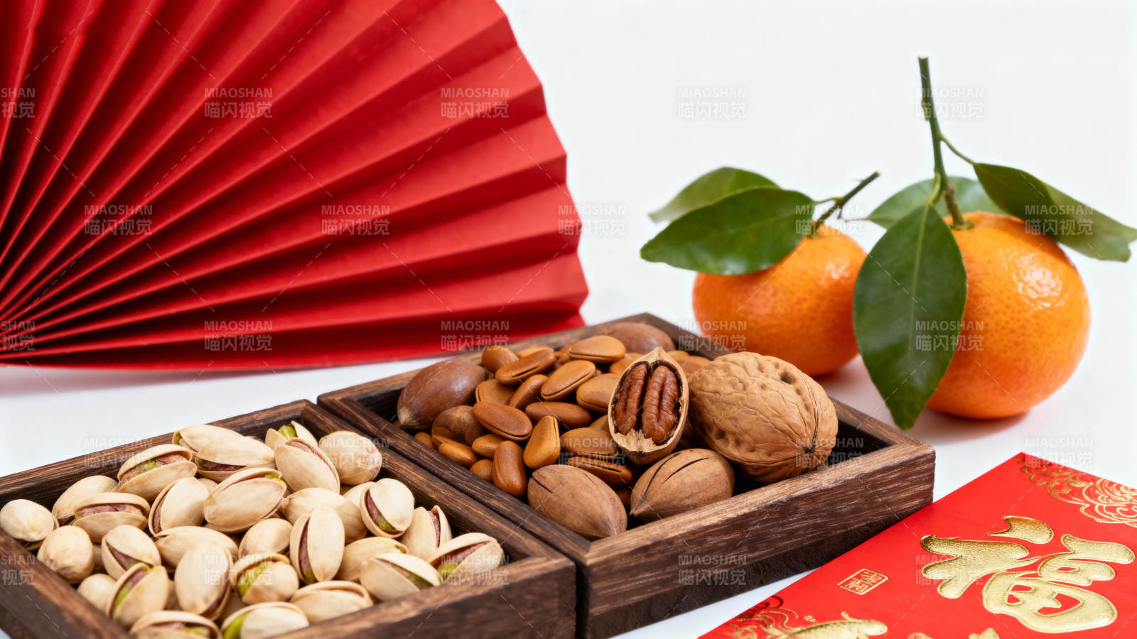 新春坚果橘子福扇喜庆图片