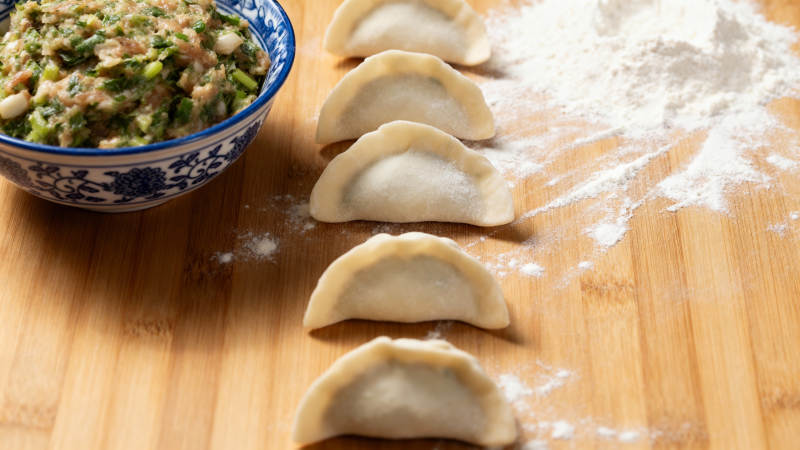 饺子制作中 馅料已备好图片