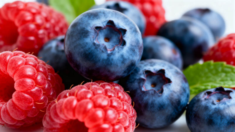 蓝莓覆盆子鲜果特写图片