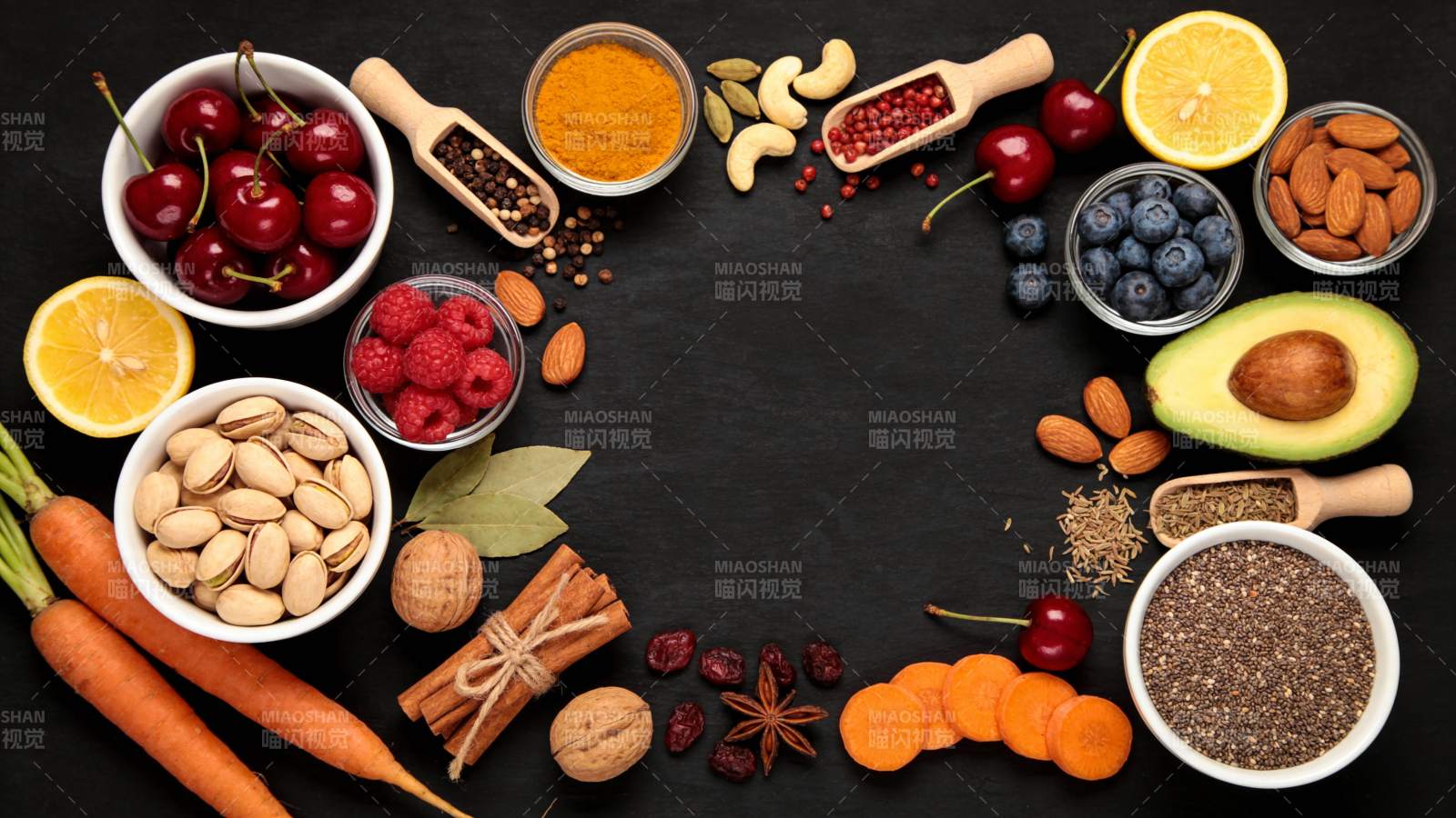 健康食材环绕黑盘图片