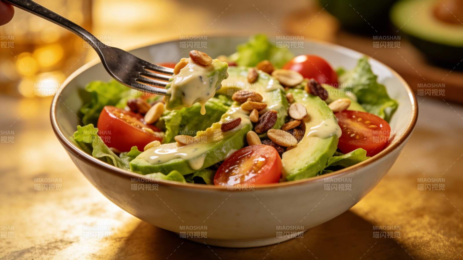牛油果坚果沙拉 清新健康图片
