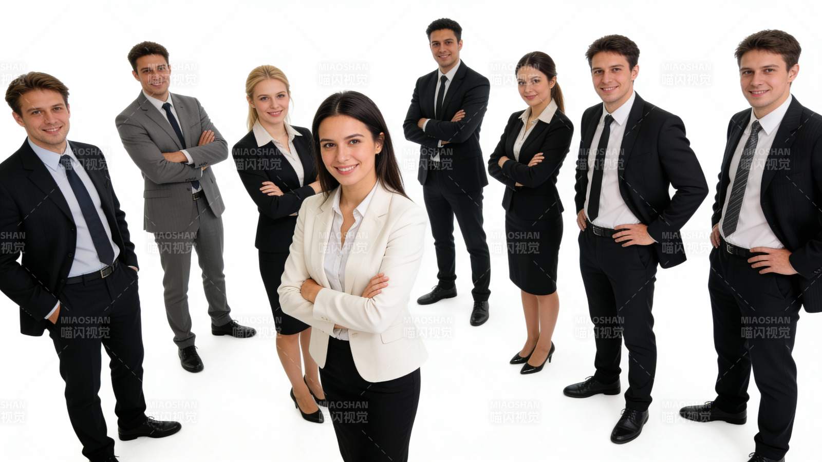 商务团队自信合影图片