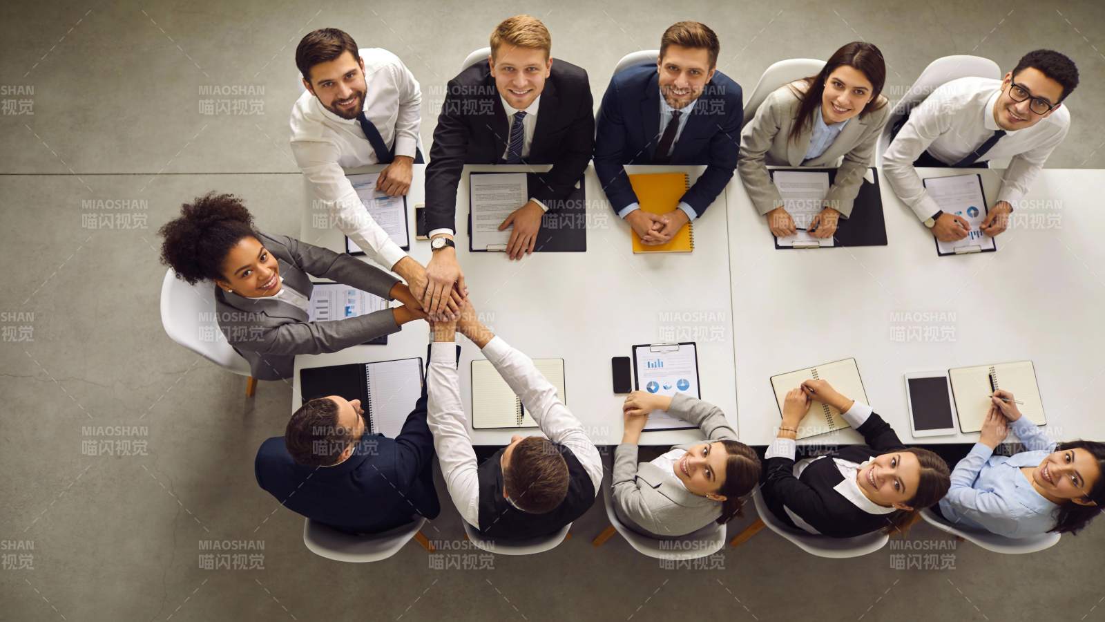 团队同心 聚力前行图片