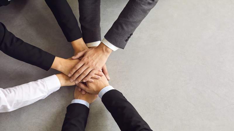 团队同心 携手共赢图片