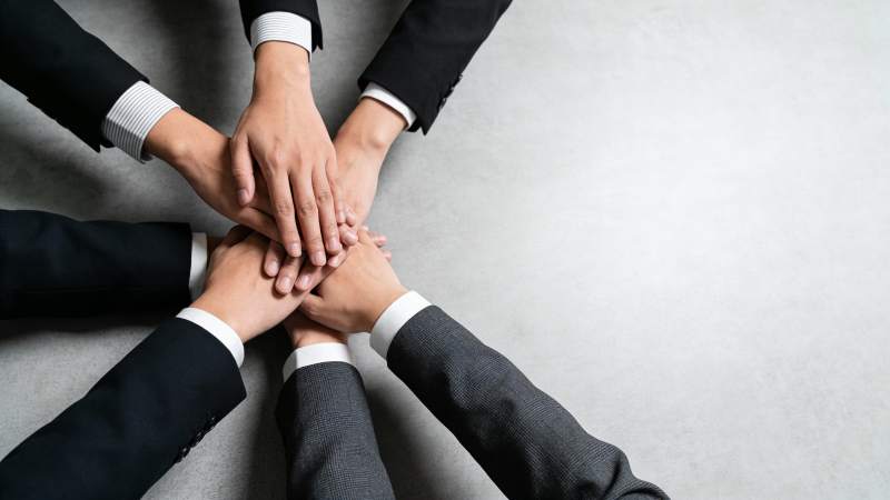 团队协作 携手共赢图片