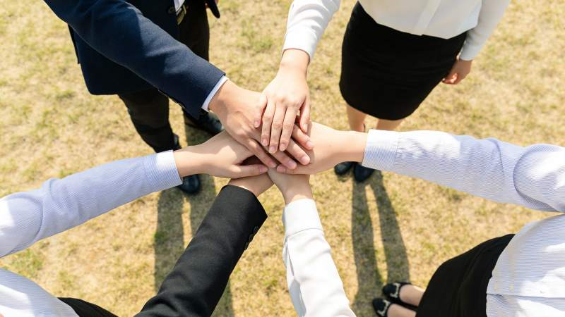 团队同心 携手共进图片