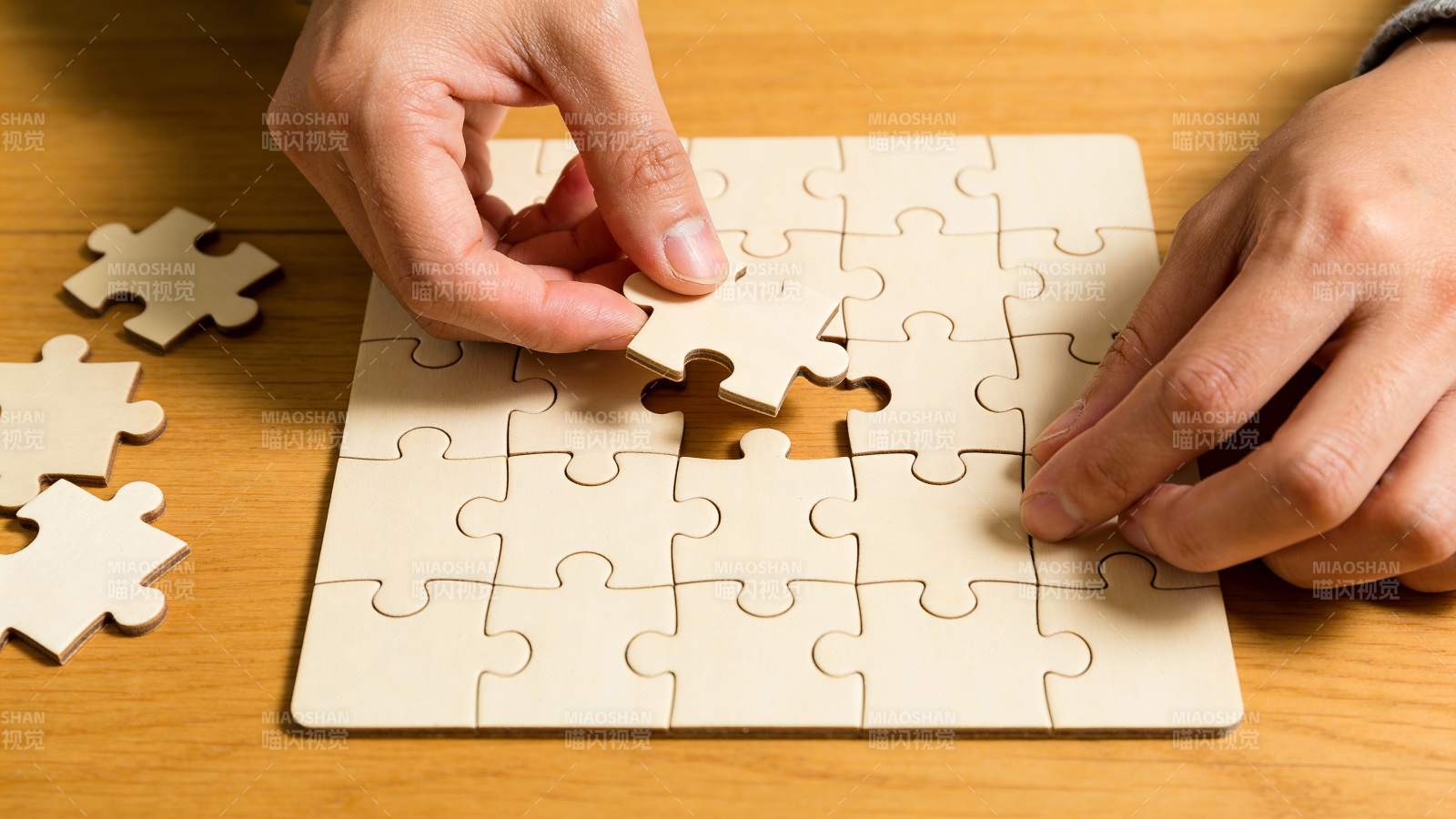 拼图最后一块 即将完成图片