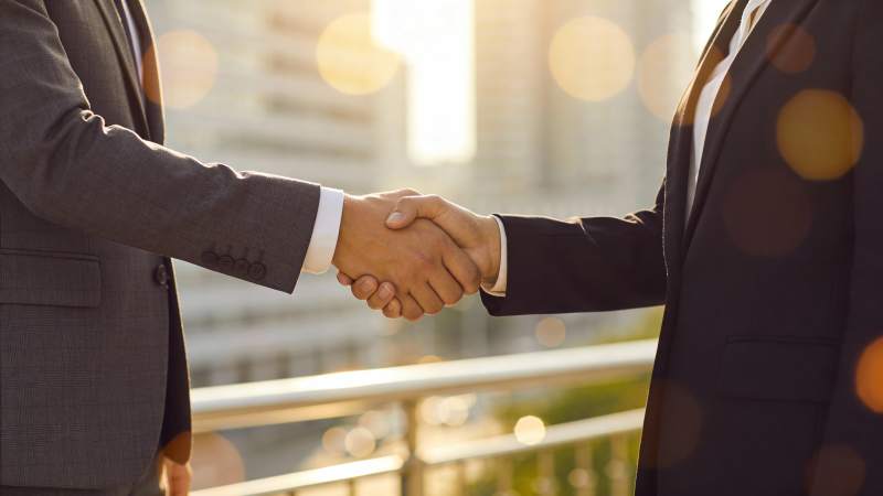 商务握手 合作共赢图片