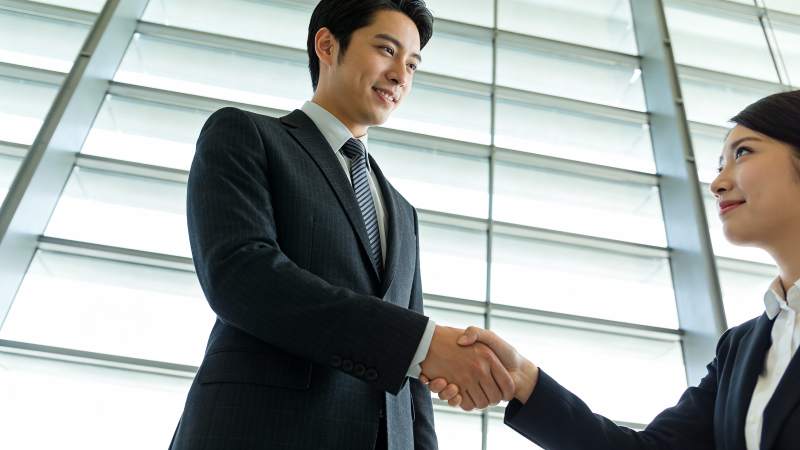 商务握手 合作达成图片