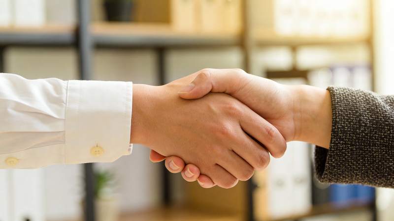 握手合作 共赢未来图片