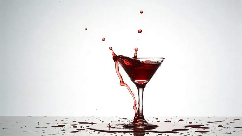 红酒飞溅 瞬间定格图片