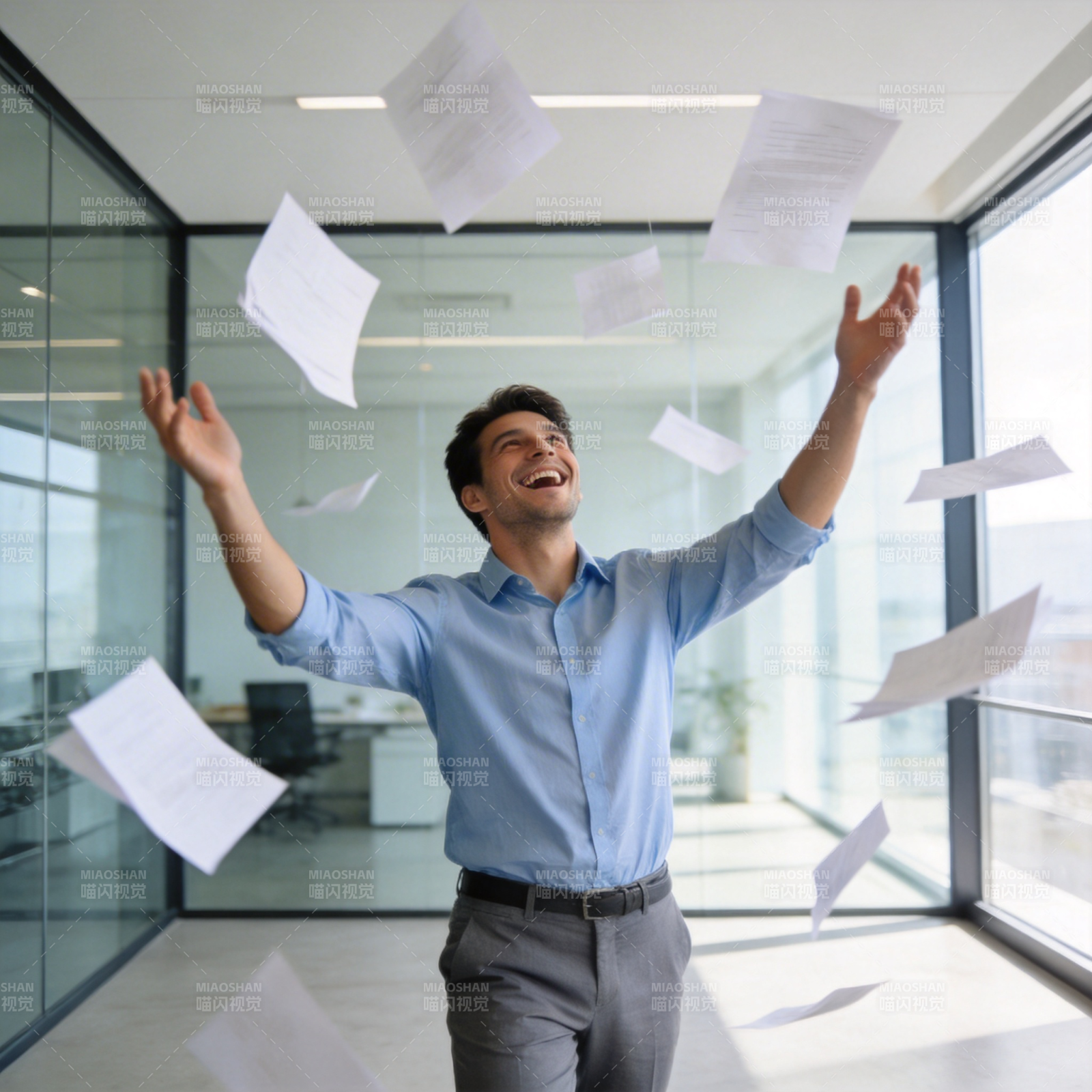 文件飞舞 喜悦释放图片