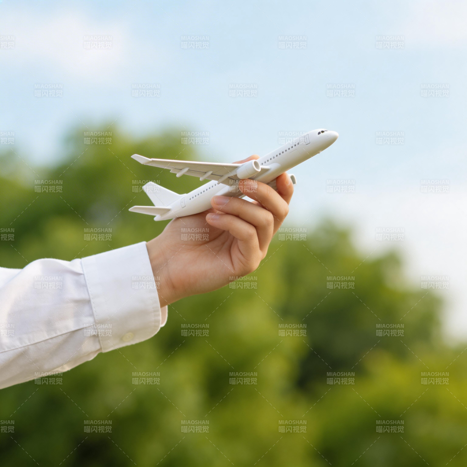 手握飞机 梦想启航图片