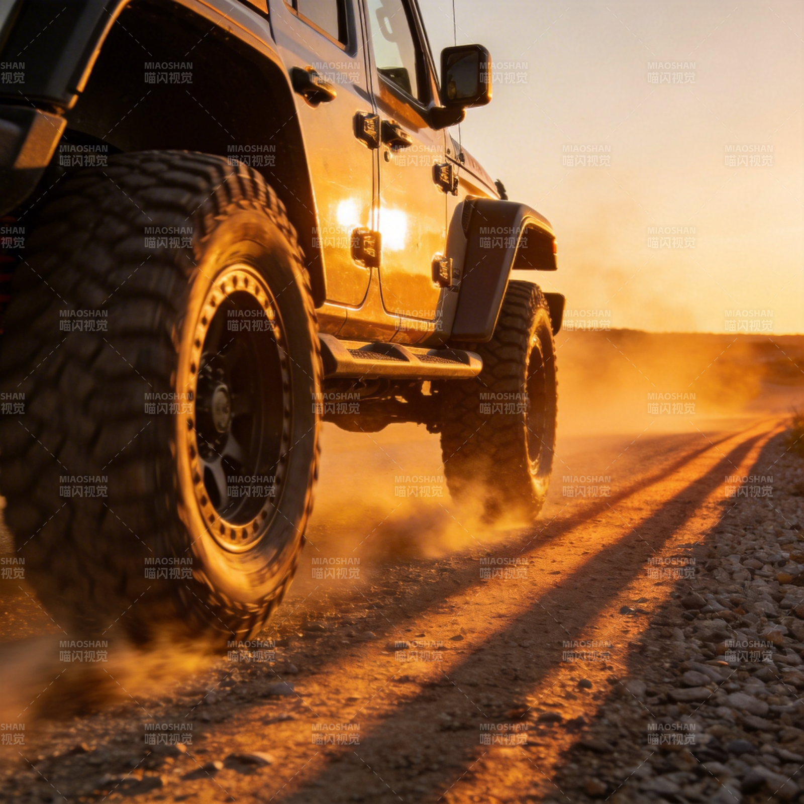 越野驰骋 尘土飞扬图片