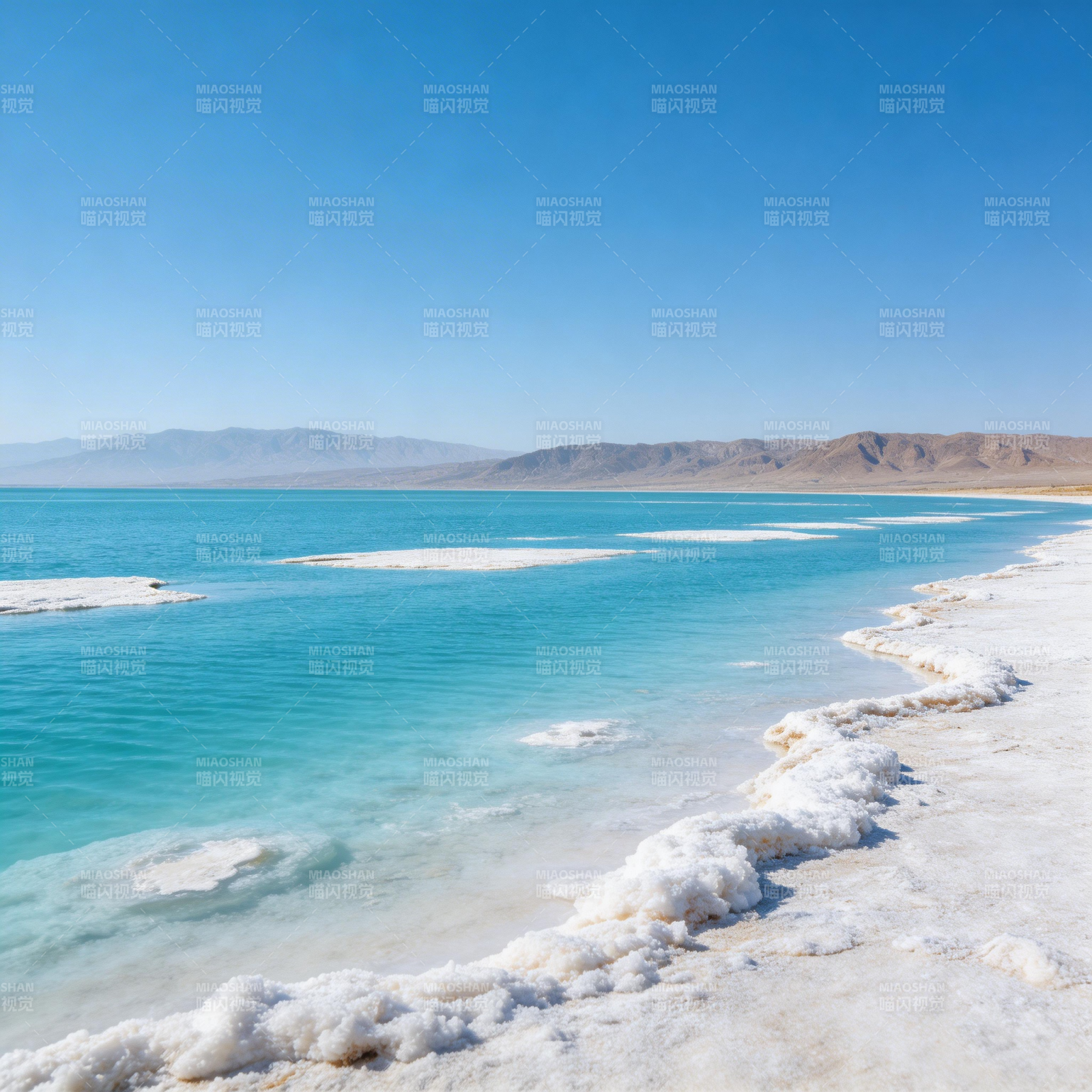 死海盐滩 碧蓝如镜图片