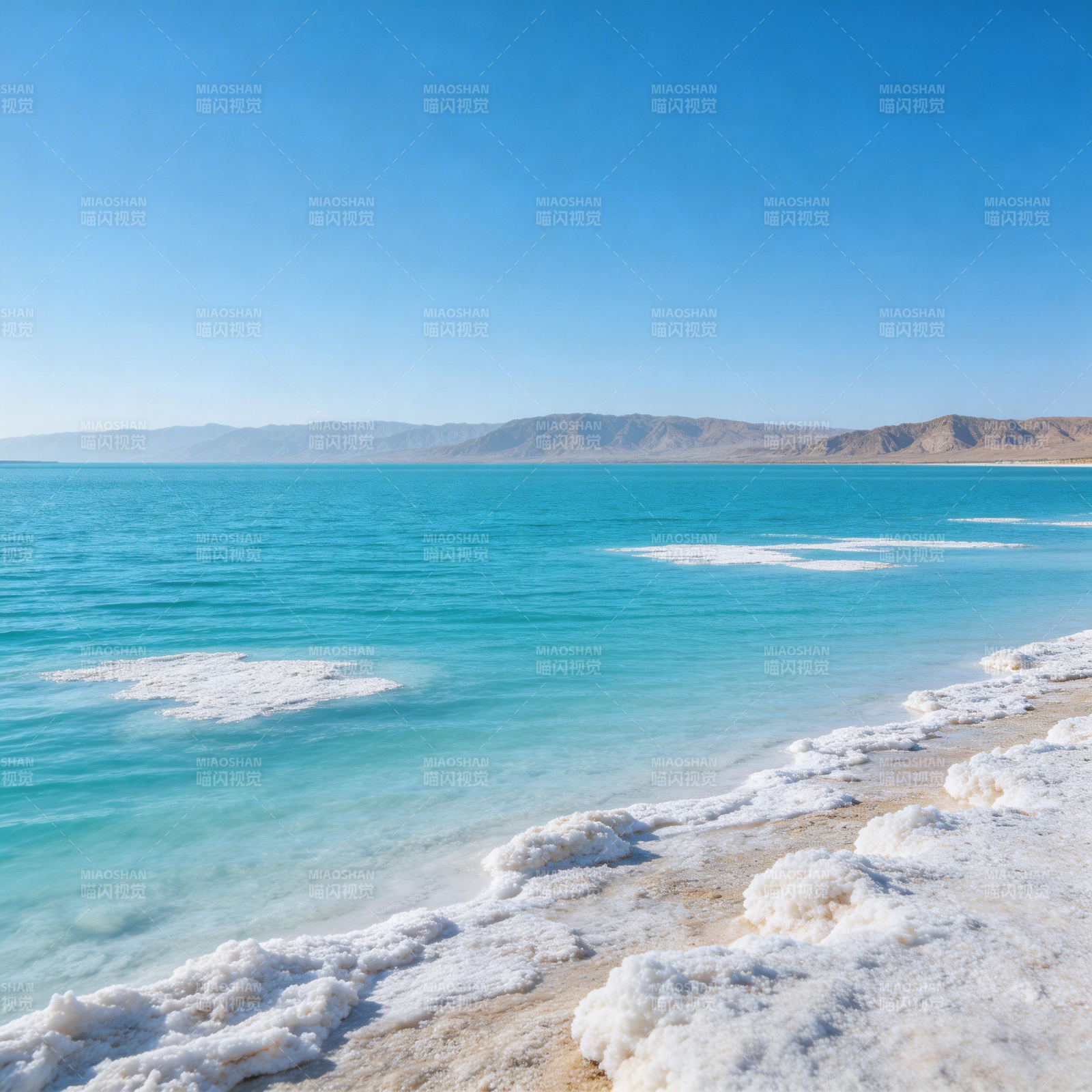 死海盐滩 碧蓝如镜图片