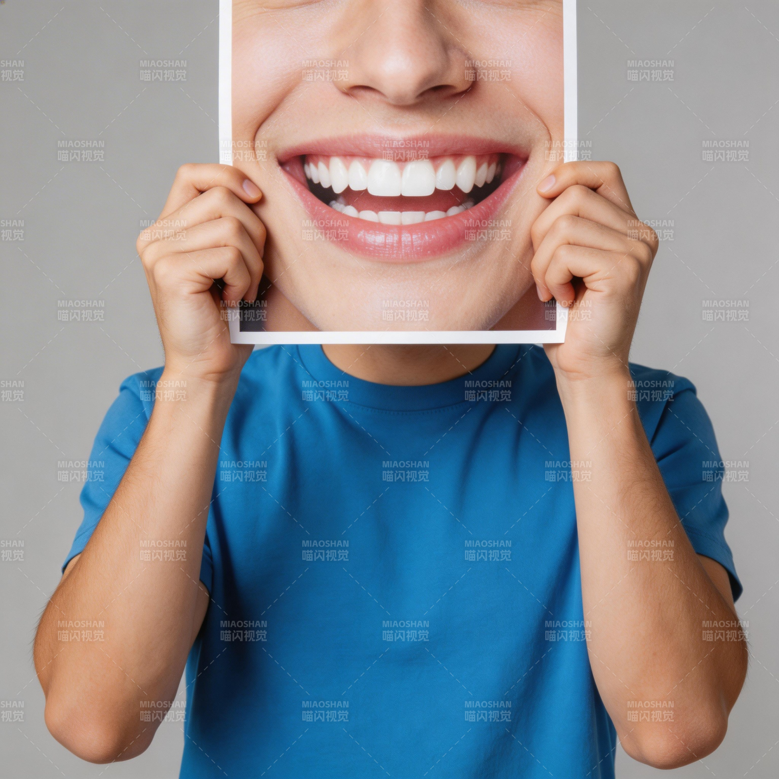 笑 遮面 快乐藏不住图片