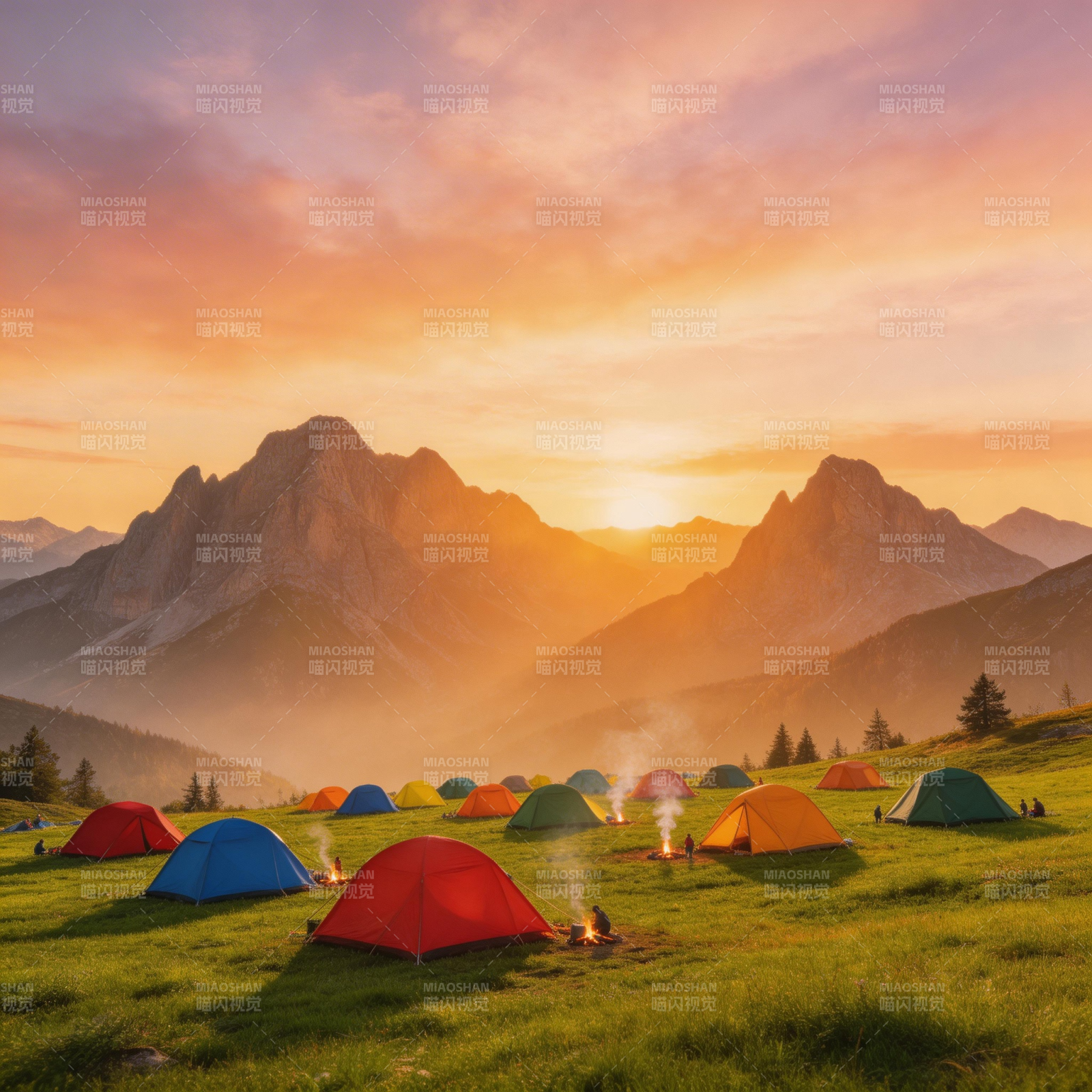 山间露营 夕阳如火图片