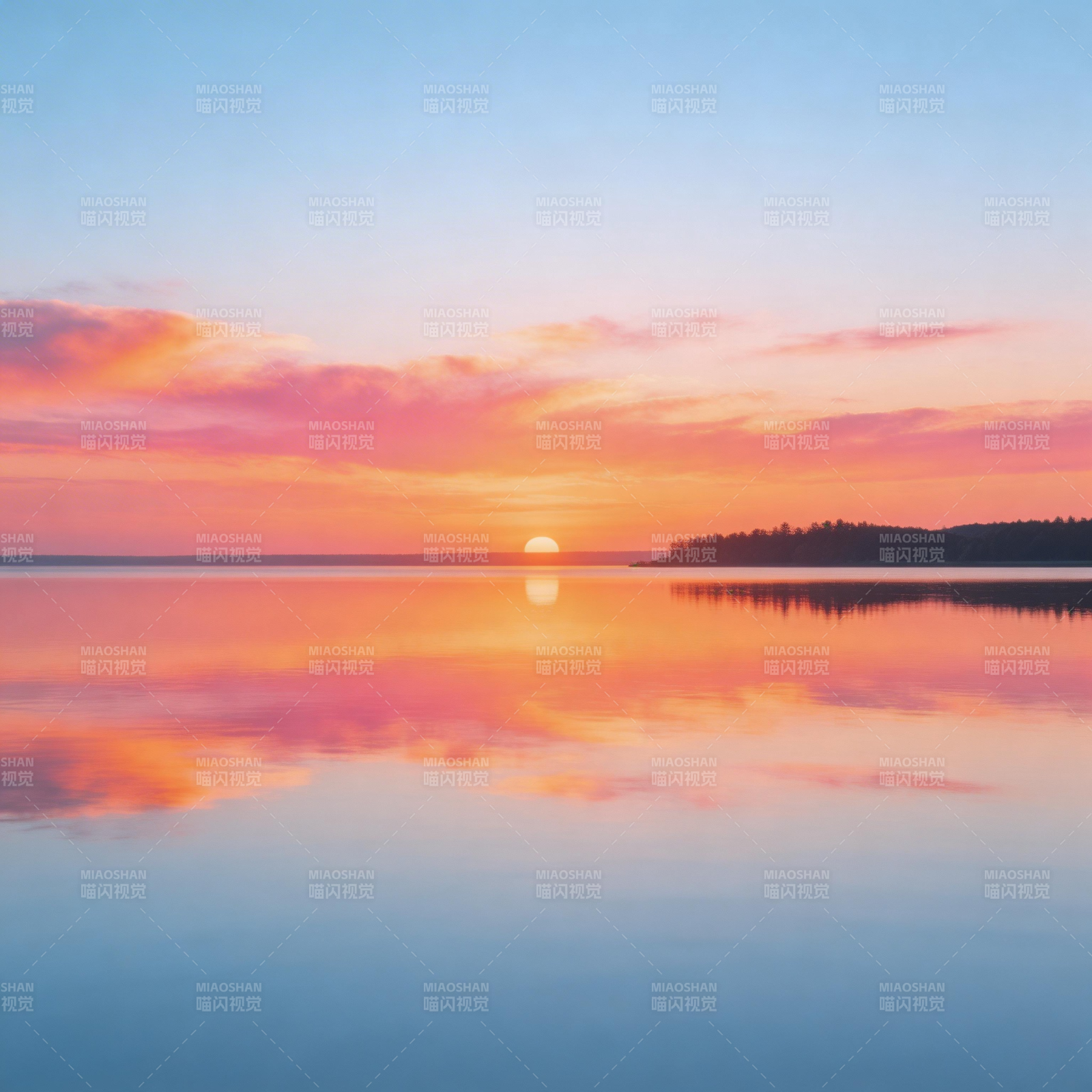 湖上日落 霞光映水天图片