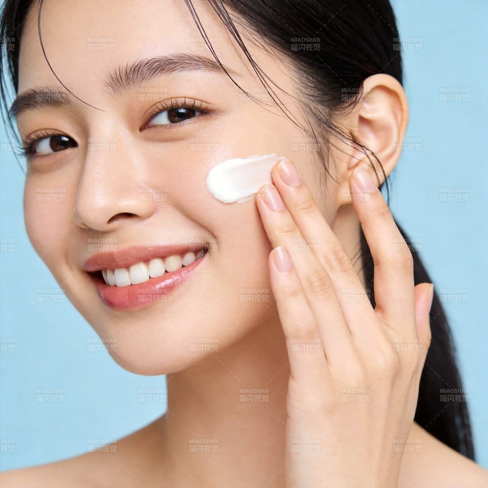 轻抹面霜 焕亮肌肤图片