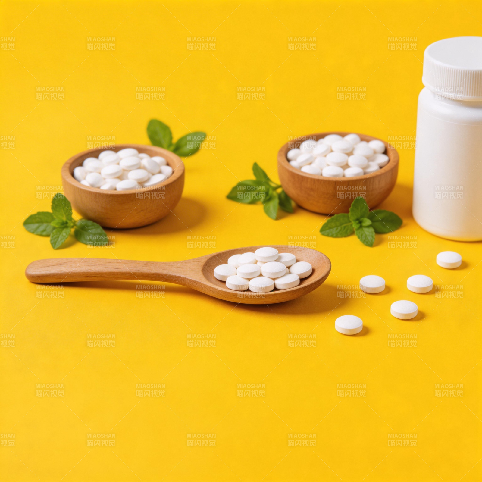 白药片配薄荷叶 清新健康风图片