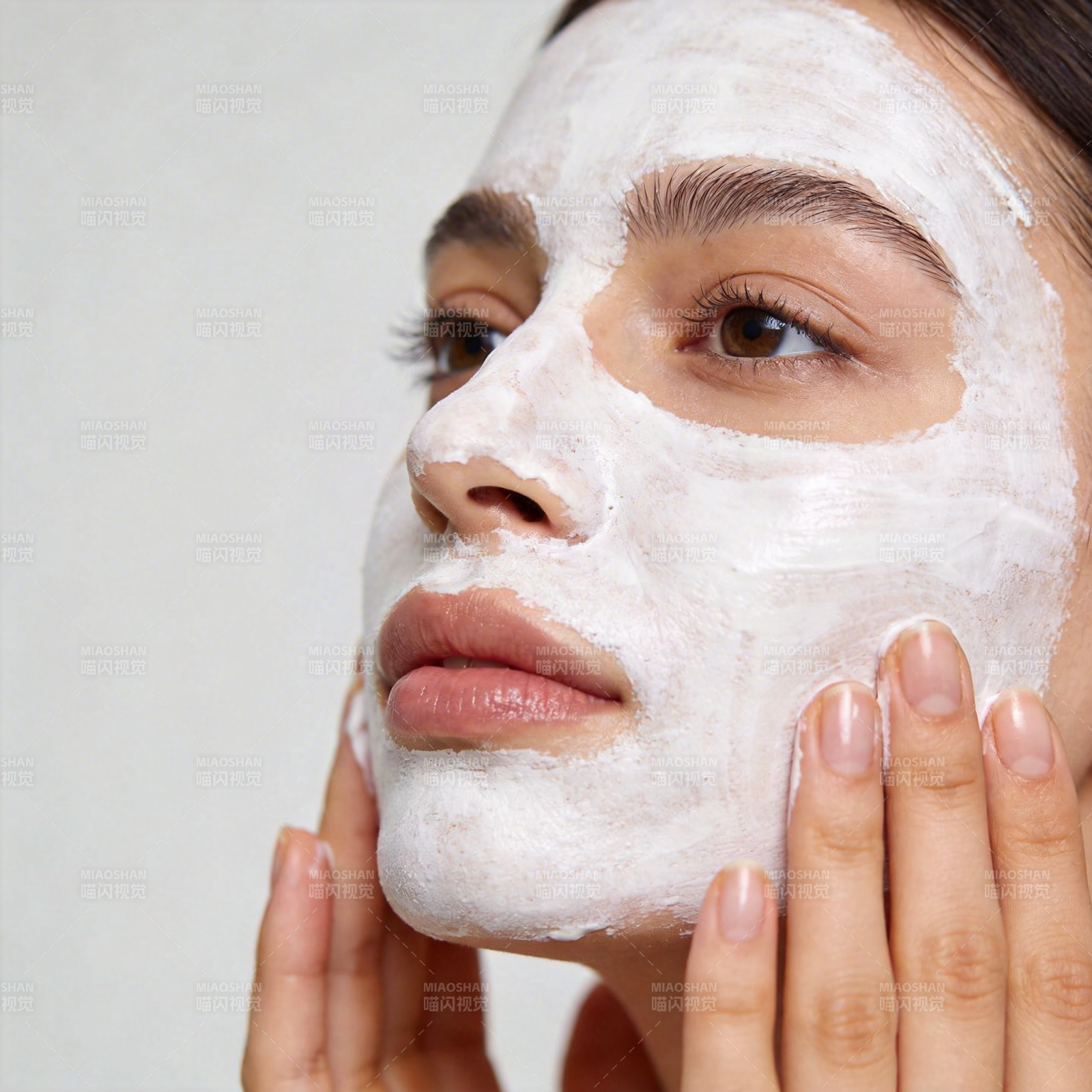 敷面膜的温柔时刻图片