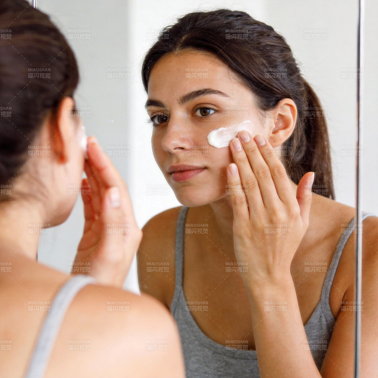 镜前护肤 温柔呵护肌肤图片