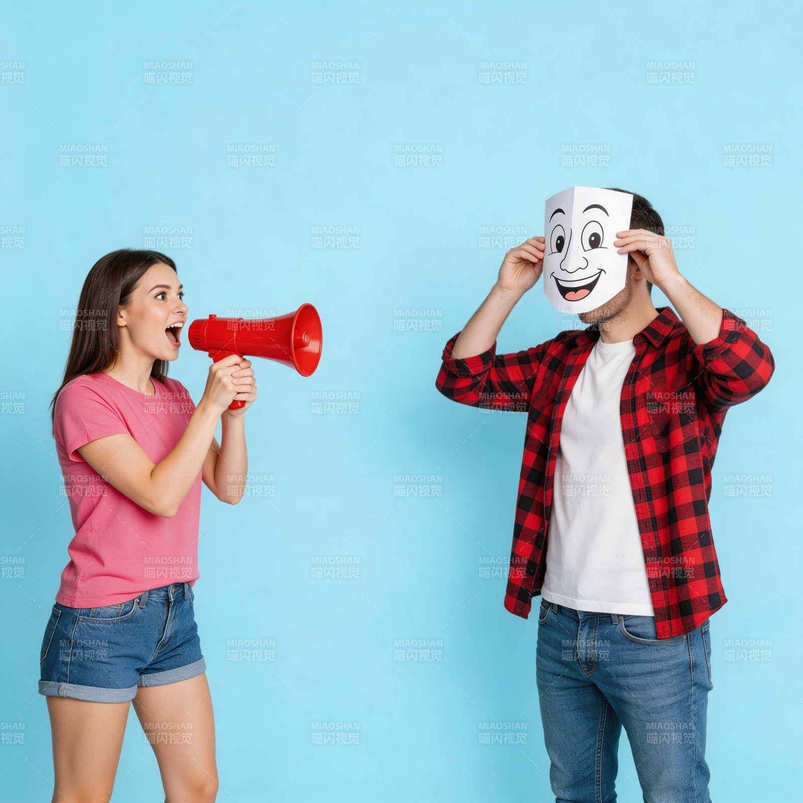 喇叭喊话 面具遮脸图片