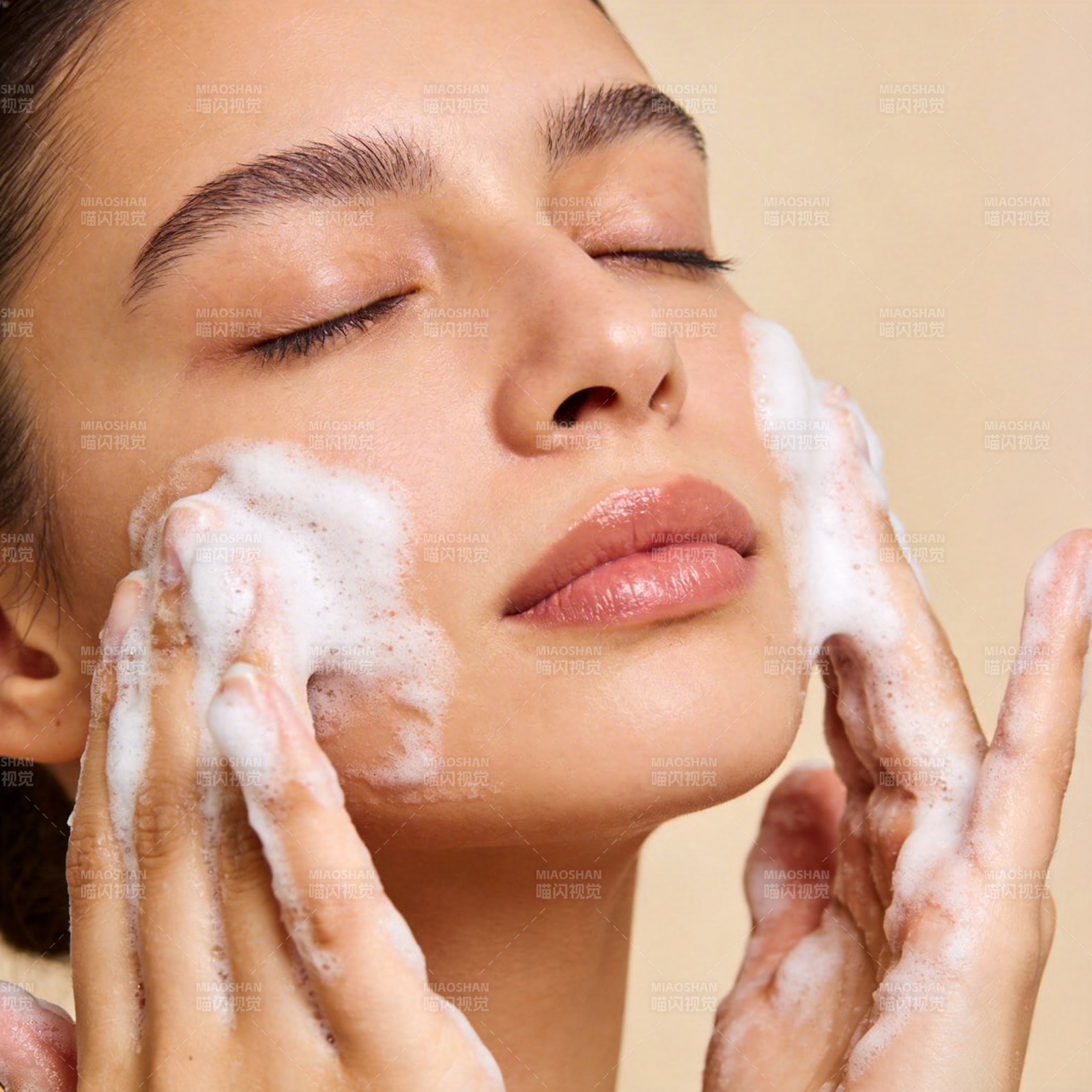 泡沫洁面 温柔呵护肌肤图片