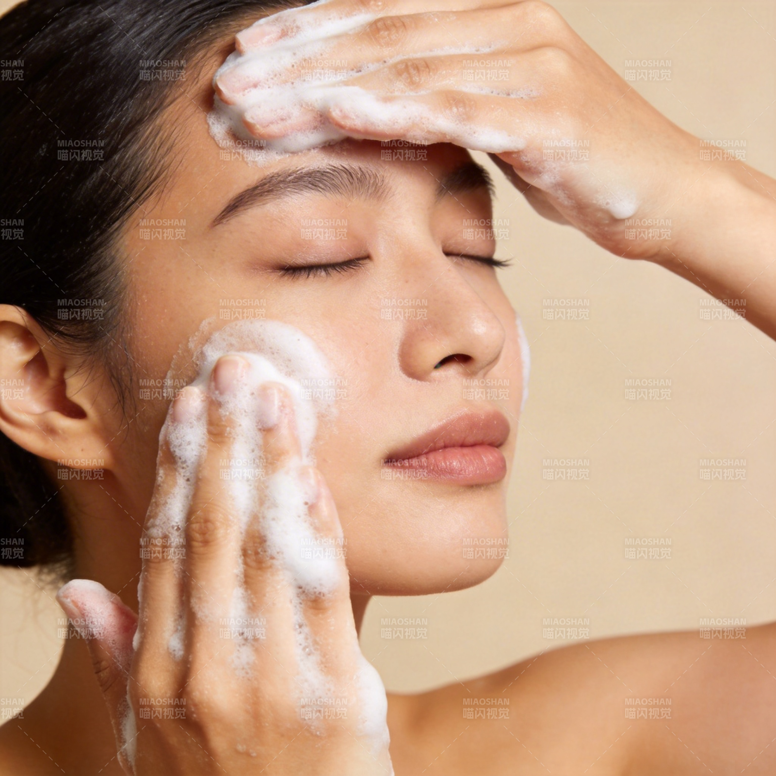 泡沫洁面 温柔呵护肌肤图片