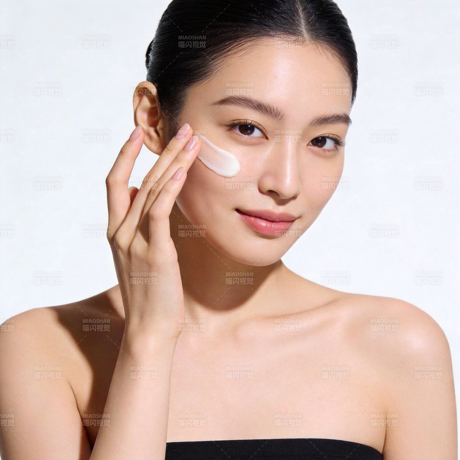 轻抚面霜 焕亮肌肤图片