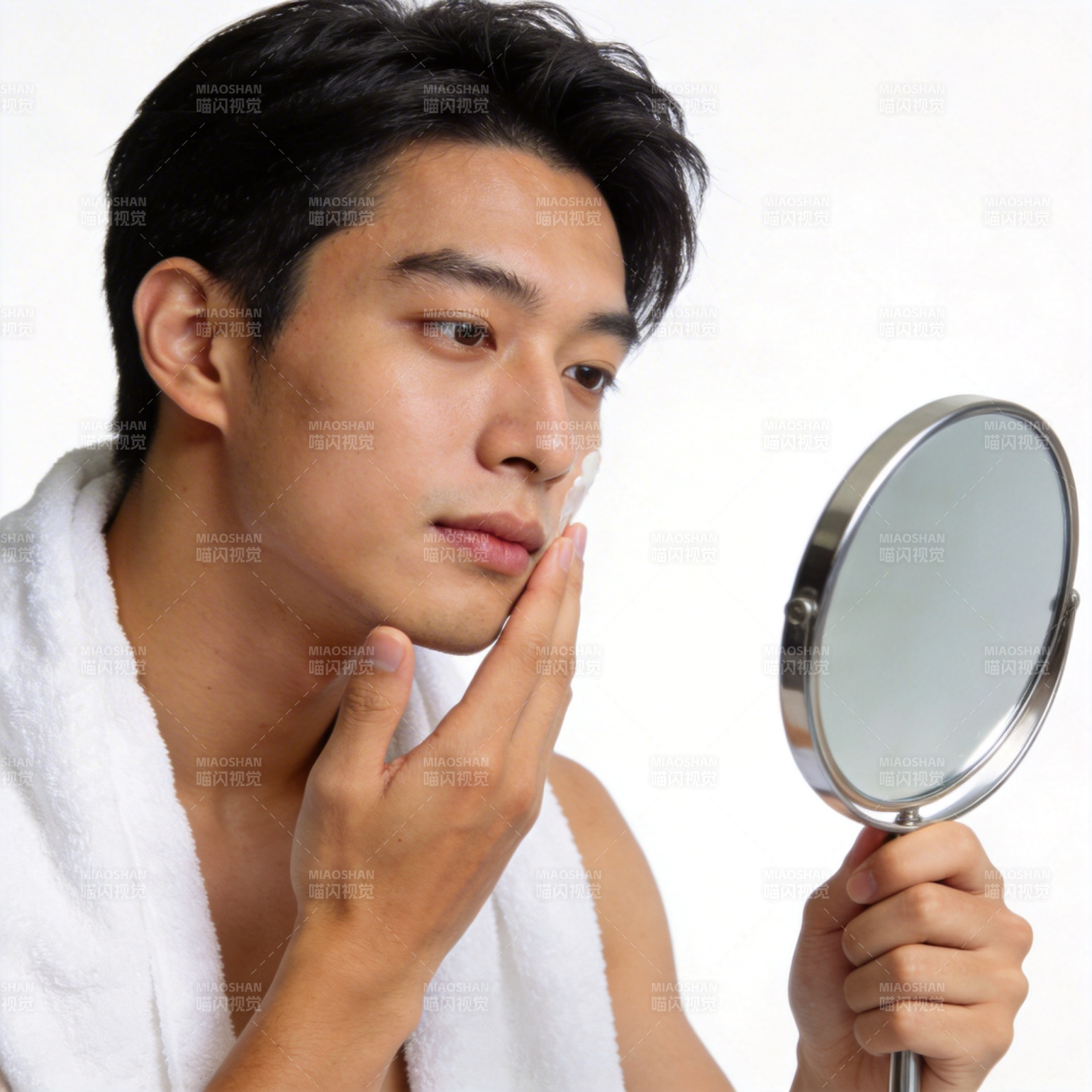 镜前护肤 细致呵护图片