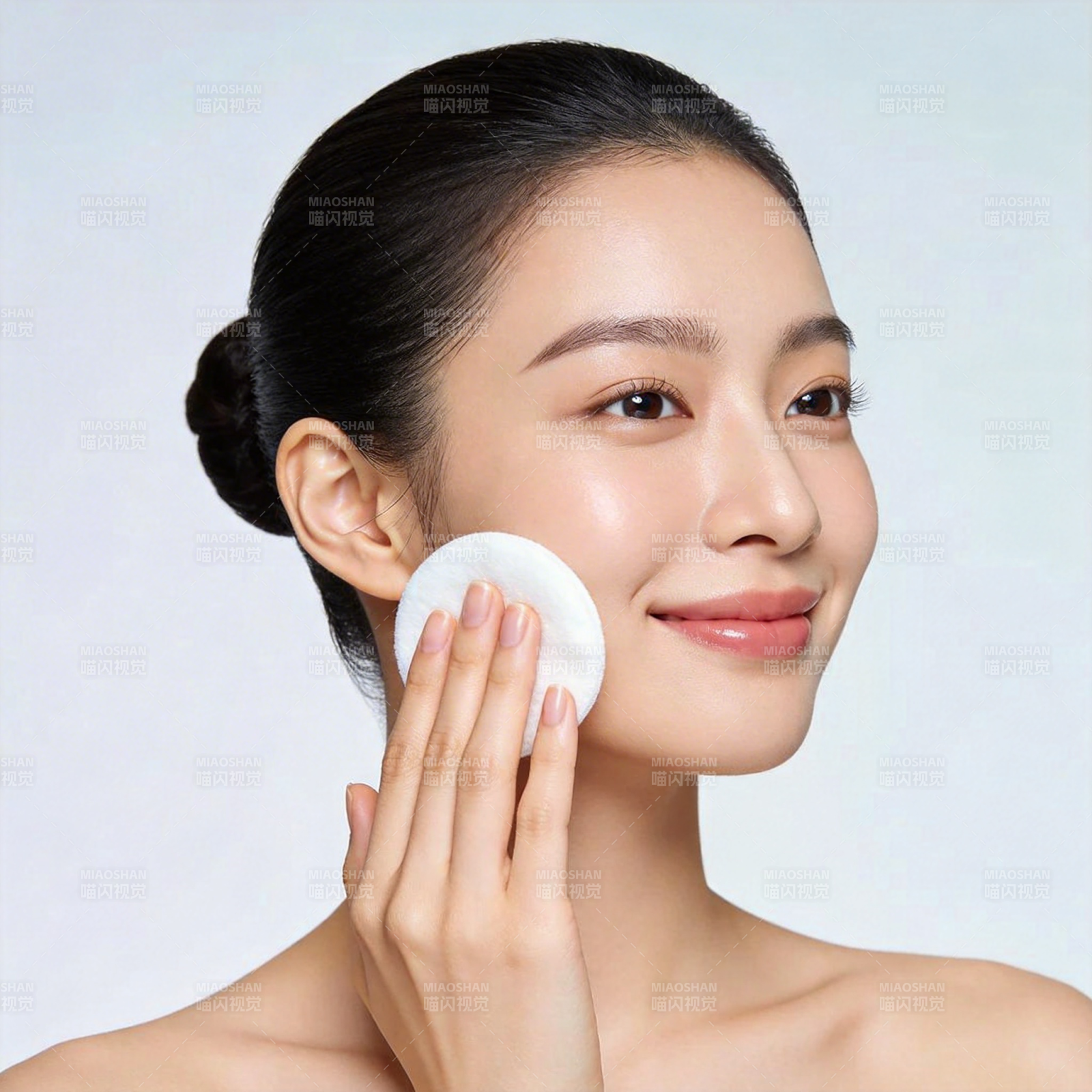 温柔洁面 肌肤焕亮如初图片