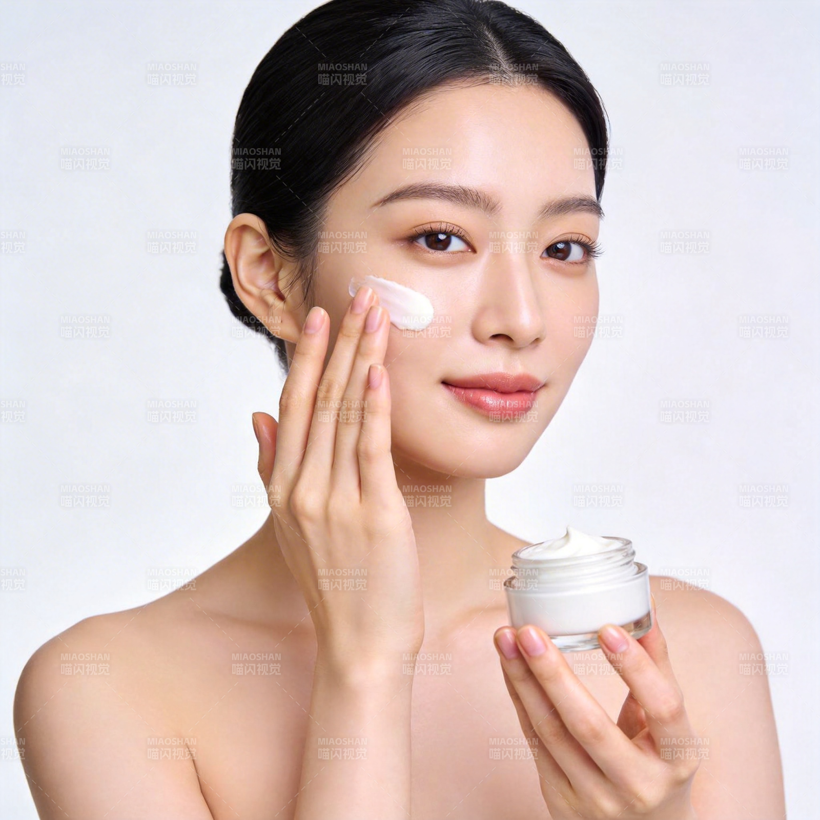 轻柔护肤 焕亮肌肤图片