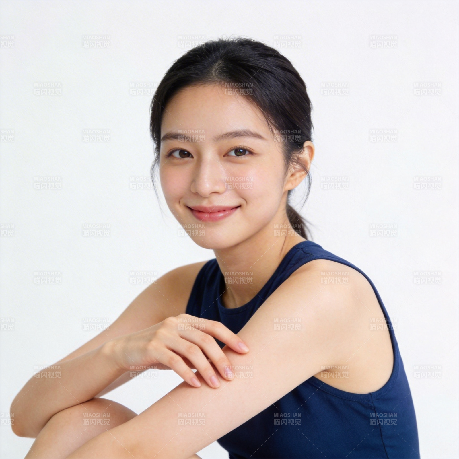 清新微笑女子肖像图片