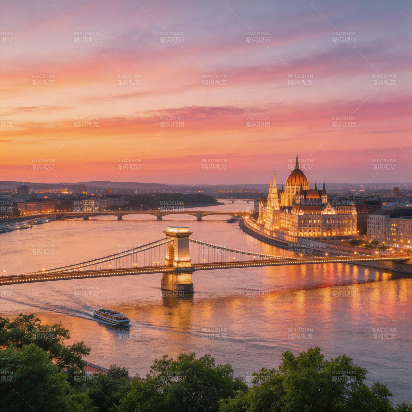 布达佩斯黄昏多瑙河景图片