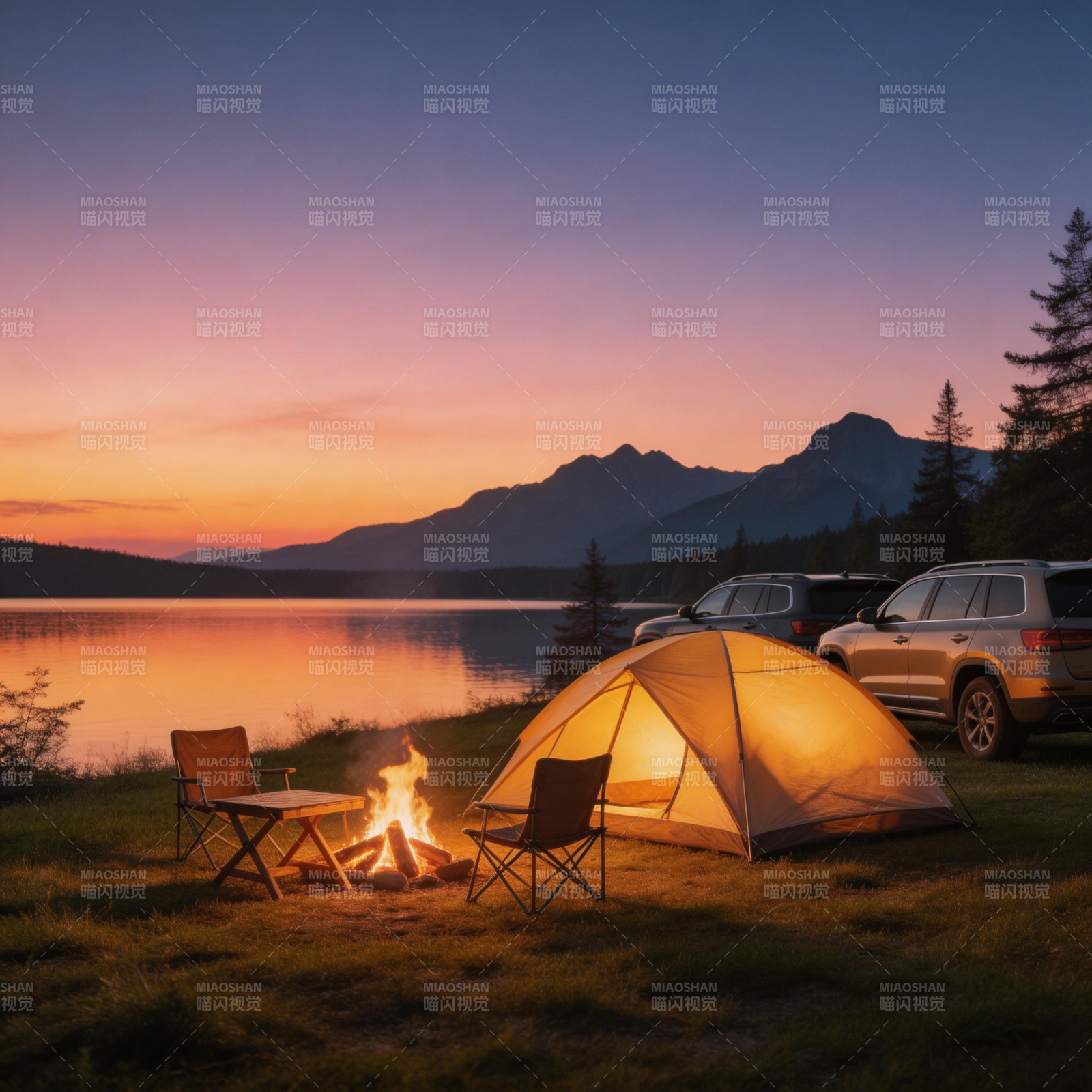 湖畔露营 篝火映晚霞图片